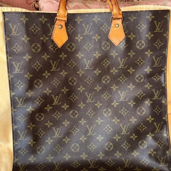 Louis Vuitton Sac Plat with COA - Picture 2 of 8